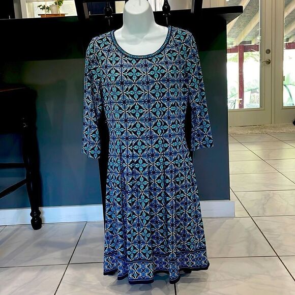 New! Jersey knit blue print A-line 3/4 sleeve pull over midi dress - Picture 2 of 16